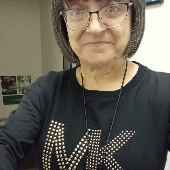 Meet your Posher, Veronica - Picture 1 of 1